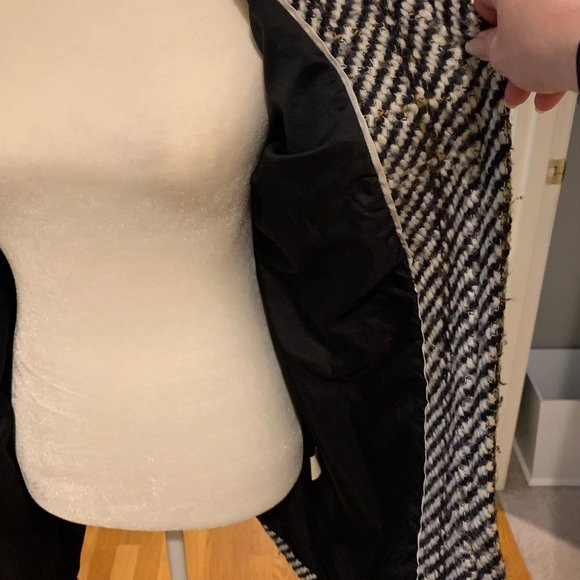 Waverly Grey Tweed Mid-Length Wool Coat with Leather Trim - Picture 5 of 12